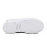 Championes urbanos Diadora modelo Set, color blanco con plataforma. Presenta detalles en verde y negro en el forro interior y cordones.