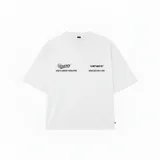 Remera blanca de corte oversize con estampado gráfico en la espalda que incluye el logo y texto de la marca Venefo Industries.