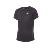 Remera deportiva New Balance negra de poliéster con tecnología de secado rápido ICEx y tejido de malla para mayor transpirabilidad.