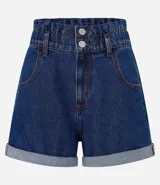 Short de jeans azul oscuro, corte holgado, cintura alta con elástico y trabillas, cierre con botón y cremallera, bolsillos y ruedo doblado.