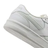 Championes Reebok Match Prime V2 de diseño clásico y minimalista, color blanco, con suela de goma y detalles de costuras visibles.