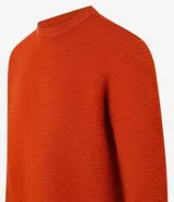 Suéter celeste de punto con textura acanalada horizontal, cuello redondo y mangas largas con puños ajustados.