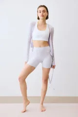 Bikers deportivas de tiro alto y cintura ancha, confeccionadas en tejido funcional SoftMove y DryMove color blanco.