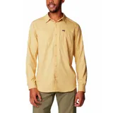 Camisa de manga larga Columbia modelo Silver Ridge, color amarillo, con cuello clásico, cierre frontal de botones, dos bolsillos en el pecho y sistema de ventilación en la espalda.