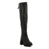 Bota alta Beira Rio de color negro, con taco alto ancho, plataforma delantera y ajuste elástico con cordón en la parte superior de la caña.