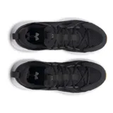 Championes Under Armour modelo Infinite MVMNT, color negro con entresuela blanca y suela de goma color caramelo. Presentan un diseño de materiales mixtos en el empeine, lengüeta de Ariaprene y tecnología de amortiguación UA HOVR+ para mayor retorno de energía.