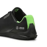 Championes Puma MAPF1 Drift Cat Decima 2.0, color negro con detalles en verde lima y logo de Mercedes AMG Petronas Formula One Team.