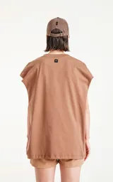 Sudadera de algodón premium americano color cáñamo, con corte extra oversize, hombros caídos y cuello redondo.