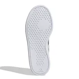 Championes Adidas Breaknet 2.0 de cuero sintético blanco con detalles plateados en las tres tiras laterales y el talón.