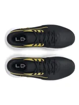 Championes de básquetbol Under Armour Lockdown 7, color negro con detalles en dorado y entresuela blanca. Presentan parte superior de malla transpirable con superposiciones de cuero y película para mayor sujeción, entresuela de EVA para una pisada ligera y reactiva, y suela exterior de caucho con patrón de tracción en espiga.