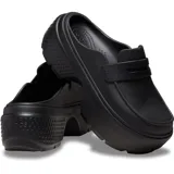 Mocasín Crocs Stomp Loafer de color negro, con diseño tipo zueco de plataforma alta y suela chunky texturizada.