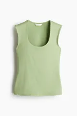 Musculosa ajustada de microfibra color verde menta, con escote cuadrado y diseño sin mangas.