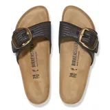 Sandalias Birkenstock modelo Madrid Big Buckle, color negro con hebilla grande dorada.