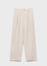 Pantalon de tiro medio confeccionado en mezcla de lino y viscosa. Presenta un diseño de corte recto, cierre frontal con cremallera y botón, y bolsillos laterales. Incluye botones con efecto carey.