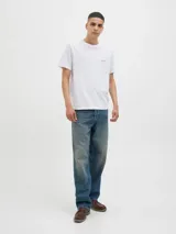 Camiseta blanca de algodón con elastano, cuello redondo, manga corta y calce regular. Estampa en la espalda con la frase "RUE DES FENIERS" y un diseño de motivos marinos en color rojo.