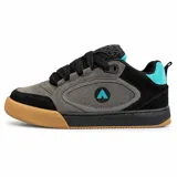 Zapatillas de skate Airwalk Bramer en color negro con paneles laterales en gris y detalles en verde menta. Suela de goma tipo waffle y puntera reforzada.