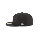 Gorro New Era 59Fifty negro con logo bordado de los Boston Red Sox en blanco.