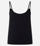 Blusa básica negra de breteles finos, confeccionada en malla de algodón peruano con escote redondo.