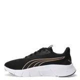 Championes Puma modelo Flex Focus Lite Modern, color negro con detalles en tono cobre. Presentan una suela blanca de espuma Pumalite ultraligera, parte superior de malla transpirable y plantilla SoftFoam+ para mayor amortiguación.