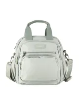 Kit de mochila y lunchera térmicas color negro, marca Terrano. La mochila cuenta con un amplio compartimento principal, bolsillo frontal, bolsillos laterales de red elástica y correas ajustables y acolchadas. La lunchera tiene interior térmico, bolsillo frontal con cierre, correa regulable y manija superior.