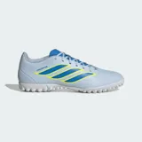 Championes de fútbol Adidas Predator Club para pasto sintético, color celeste con detalles en azul y amarillo. Presentan un diseño aerodinámico con tecnología PowerSpine para mayor estabilidad y NanoStrike para precisión en el movimiento.