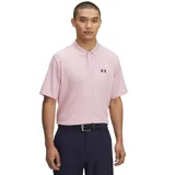 Remera polo Under Armour de manga corta, color rosado, con cuello de punto plano acanalado y tapeta con botones. Presenta el logo de la marca bordado en el pecho.