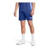 Short deportivo Under Armour de la línea Challenger, color azul con paneles laterales en tono más claro y logo de la marca en blanco. Confeccionado en tejido de punto ligero y transpirable, cuenta con cintura elástica y cordón interno.