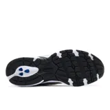 Championes New Balance modelo 740, color gris plata metálico con malla gris claro. Presentan detalles sintéticos plateados brillantes, logo 'N' lateral y entresuela blanca con tecnología ABZORB.