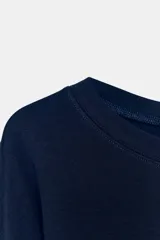 Camiseta entallada de algodón Supima color marrón, con cuello redondo y mangas largas acampanadas.