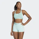Top deportivo de soporte medio color verde menta, con escote cuadrado, espalda tipo racer-back y banda inferior elástica. Presenta las tres franjas características de Adidas en los laterales y tecnología de absorción de humedad AEROREADY.