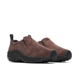 Zapato slip on Merrell modelo Jungle Moc, de color marrón, confeccionado en gamuza con suela de goma negra y diseño sin cordones.