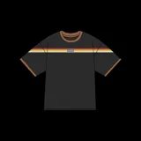 Remera negra de corte oversize con cuello y bordes de mangas en color marrón. Presenta una franja horizontal tricolor en tonos naranja, amarillo y crema a la altura del pecho, con el logo de Oasis centrado.