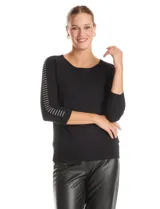 Buzo de hilado fino marca Zac & Rachel, color negro, con cuello redondo y mangas tres cuartos que presentan apliques de brillos en el lateral.