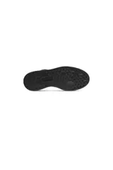 Championes de caña alta modelo Street 720 de la marca Ecco, color negro. Confeccionados en una combinación de cuero liso y nobuk, cuentan con tecnología GORE-TEX SURROUND para impermeabilización y suela de poliuretano con canales de ventilación.