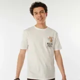 Camiseta blanca de manga corta con cuello redondo y estampado frontal de palmeras y el texto "Malibu Beach Bluewater Road 90265 / California".