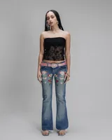 Top bandeau negro de encaje floral con forro de algodón.