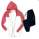 Campera con capucha color salmón y blanco con cierre frontal y bolsillos laterales.