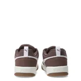 Championes Puma Park Lifestyle Street color marrón con franja blanca, de estilo urbano inspirados en el skate.