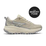 Championes deportivos Hi-Tec modelo Cris, en color beige con detalles en gris. Presentan un diseño de suela robusta con tecnología Memory Foam para mayor confort, ideales para actividades casuales y caminatas.