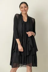 Túnica italiana color beige, con frente de seda y espalda y mangas de viscosa.