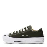 Championes Converse modelo Chuck Taylor Lift con plataforma, confeccionados en lona color verde oliva, con puntera de goma blanca, cordones blancos y suela de plataforma elevada.