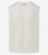 Musculosa masculina de punto con textura calada, cuello redondo y corte regular. Confeccionada en una mezcla de algodón y poliéster.