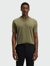 Remera de punto de algodón de la marca Boss, con cuello redondo, mangas cortas y logo pequeño bordado en el pecho.