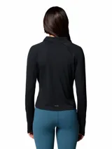 Campera deportiva Columbia de media cremallera color negro, con mangas largas y orificios para los pulgares en los puños, diseñada con tecnologías Omni-Shade y Omni-Wick.