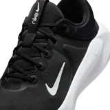 Championes Nike modelo In-Season TR 14, color negro con suela blanca y el logotipo de la marca en contraste.