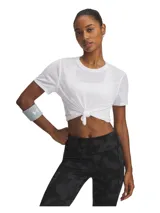 Remera deportiva de manga corta Under Armour, confeccionada en tejido jacquard ligero y transpirable con tecnología de secado rápido y control de olores. Presenta un diseño de ajuste elástico en cuatro direcciones con bajo con abertura lateral y detalles reflectantes.