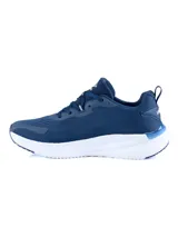 Championes deportivos Umbro Daysprint para hombre, en color azul marino con suela blanca y detalles en celeste. Cuenta con capellada de malla transpirable, cordones tono sobre tono y el logotipo de la marca en el lateral.