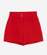 Short de sastrería rojo con cintura alta, elásticos laterales y dos botones frontales.