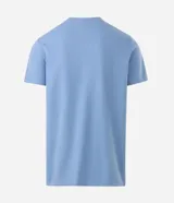 Remera de corte regular y manga corta, color celeste con textura vertical perforada y cuello redondo.