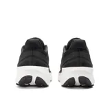 Championes de running New Balance 1080 V13, color negro con detalles en gris y blanco.